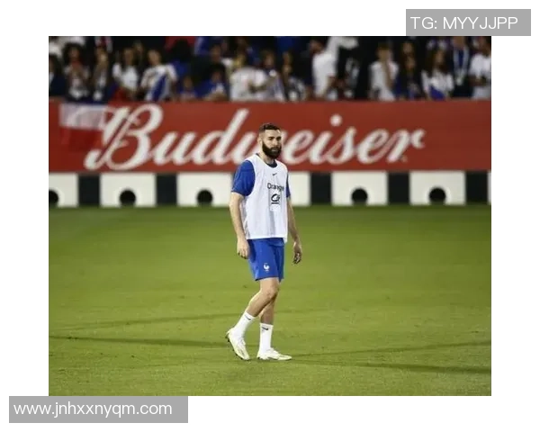 卡里姆·本泽马：从足球天才到全球巨星的辉煌历程