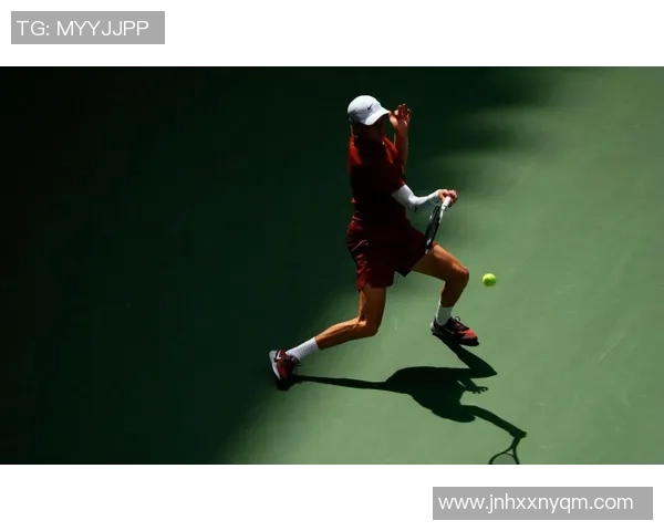 网球运动的历史发展与技术演变：从草地到硬地的挑战与突破