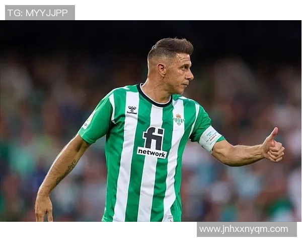 足球运动员的成长历程与职业生涯探索 从青训到巅峰之路